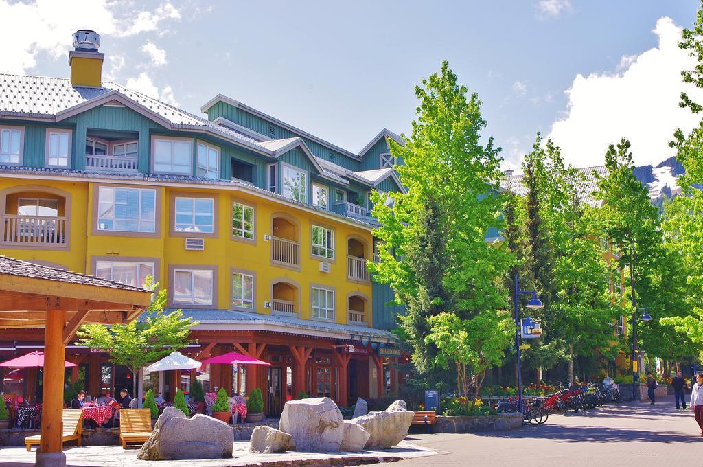 Town Plaza By Mountainview Accommodation Whistler Room photo